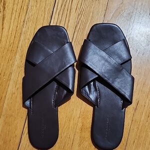 SUMMER SANDLES, SUPER COMFORTABLE. They R Sz 9. Never Worn. Gteat!!!!! New